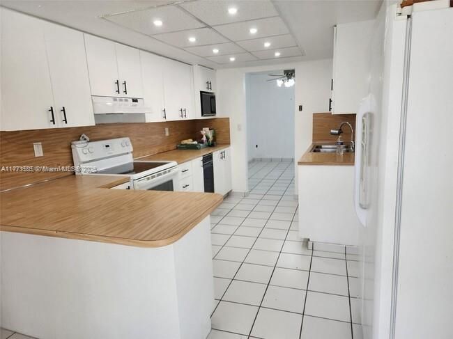 Vendido Recientemente: $480,000 (3 camas, 3 baños, 1747 Pies cuadrados)