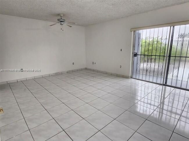 Vendido Recientemente: $480,000 (3 camas, 3 baños, 1747 Pies cuadrados)