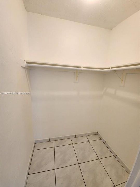 Vendido Recientemente: $480,000 (3 camas, 3 baños, 1747 Pies cuadrados)