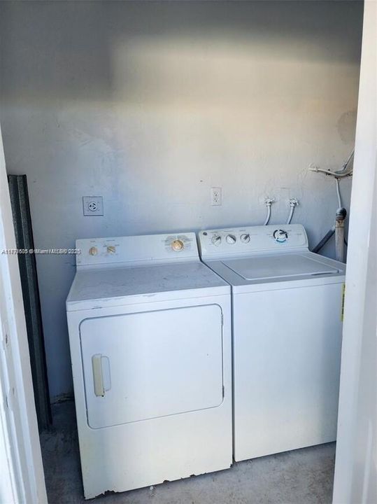 Vendido Recientemente: $480,000 (3 camas, 3 baños, 1747 Pies cuadrados)