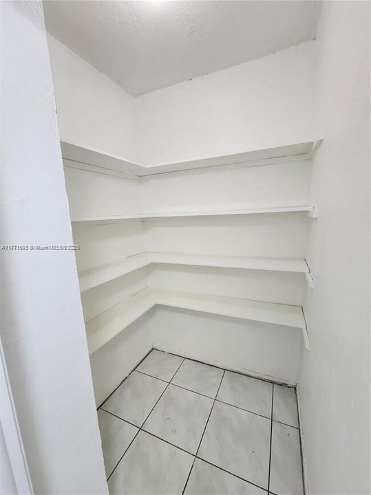 Vendido Recientemente: $480,000 (3 camas, 3 baños, 1747 Pies cuadrados)