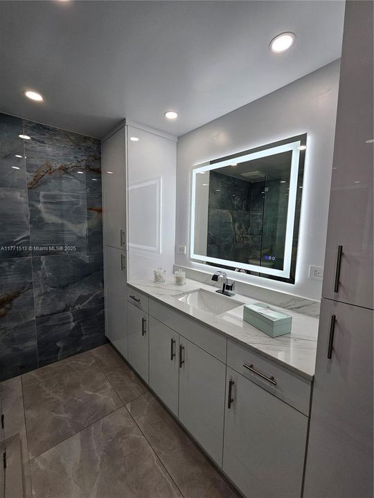 最近售出: $639,000 (5 贝兹, 2 浴室, 1484 平方英尺)