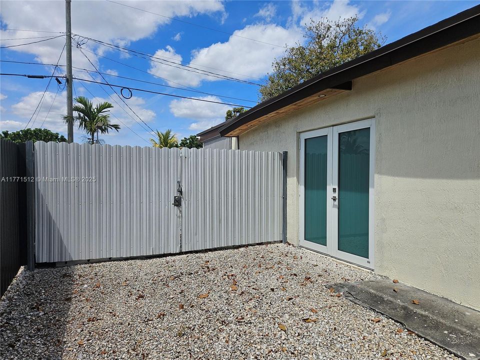 最近售出: $639,000 (5 贝兹, 2 浴室, 1484 平方英尺)