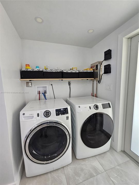 最近售出: $639,000 (5 贝兹, 2 浴室, 1484 平方英尺)