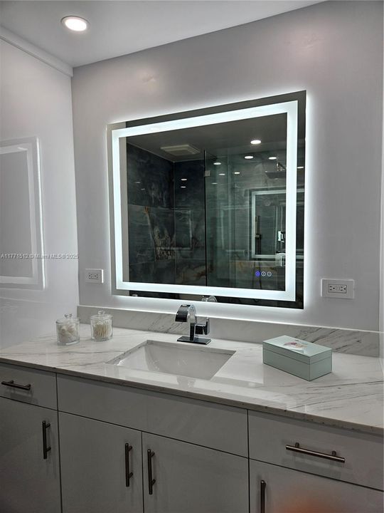 最近售出: $639,000 (5 贝兹, 2 浴室, 1484 平方英尺)