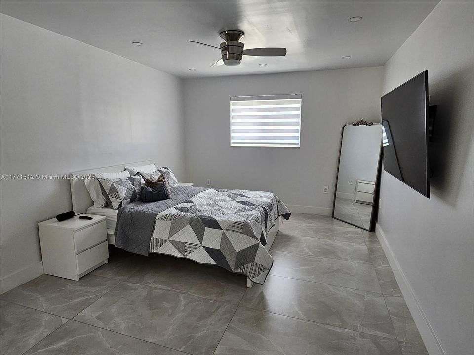 最近售出: $639,000 (5 贝兹, 2 浴室, 1484 平方英尺)