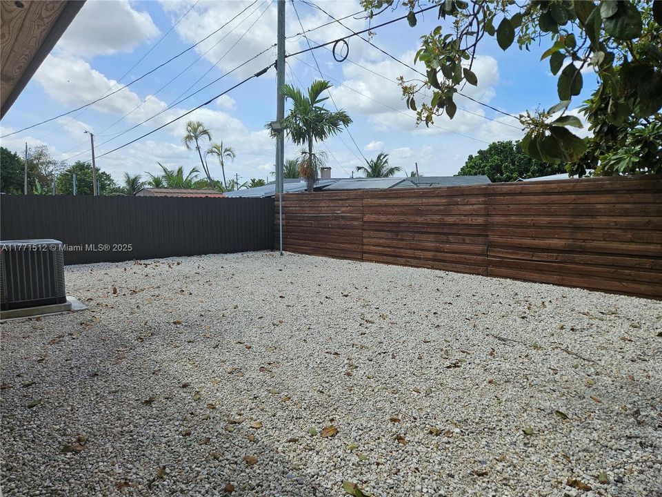 最近售出: $639,000 (5 贝兹, 2 浴室, 1484 平方英尺)