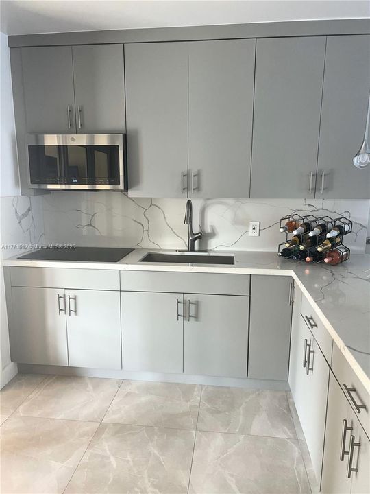 最近售出: $639,000 (5 贝兹, 2 浴室, 1484 平方英尺)