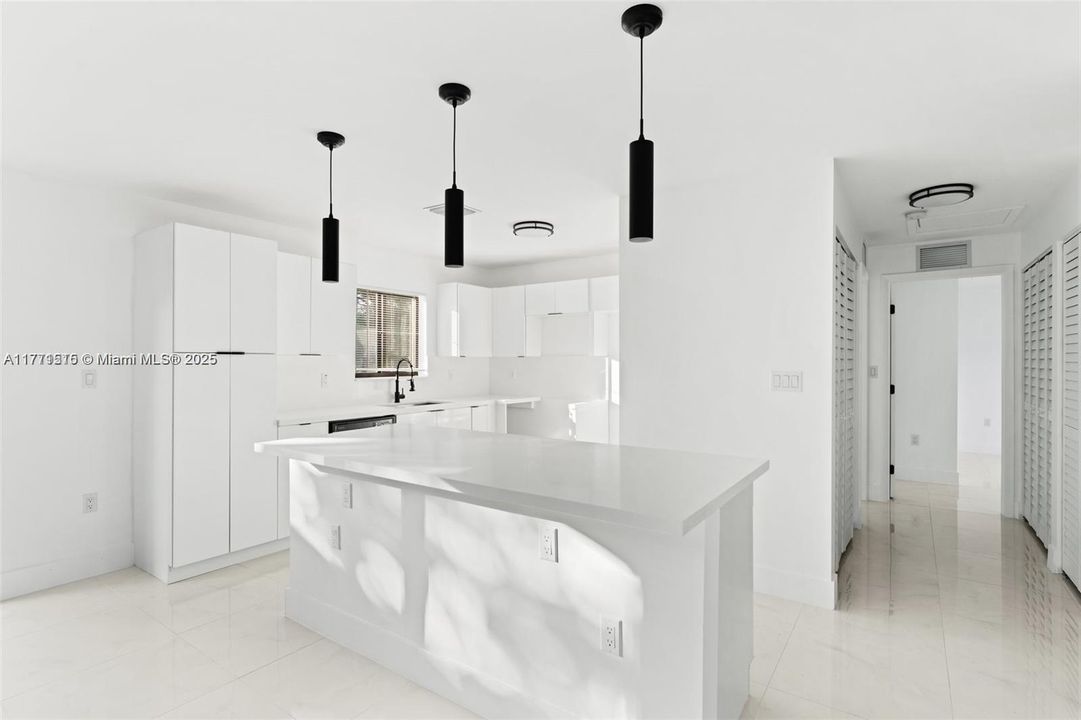 Recently Rented: $3,900 (4 beds, 2 baths, 0 Square Feet)