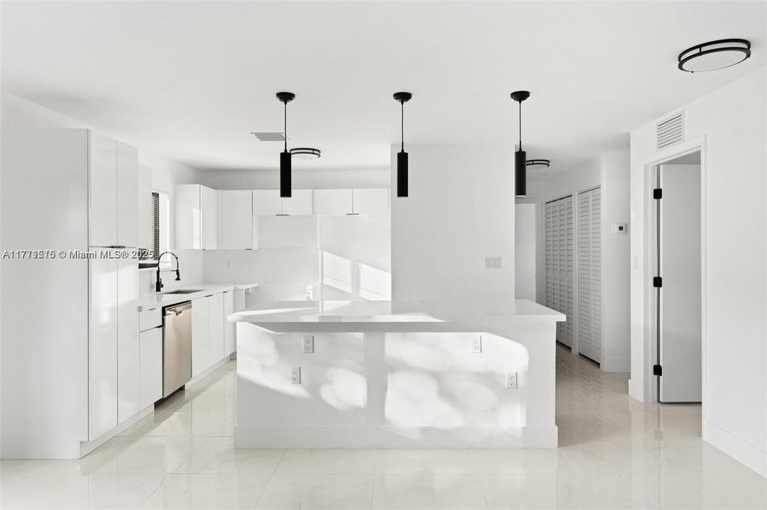 Recently Rented: $3,900 (4 beds, 2 baths, 0 Square Feet)