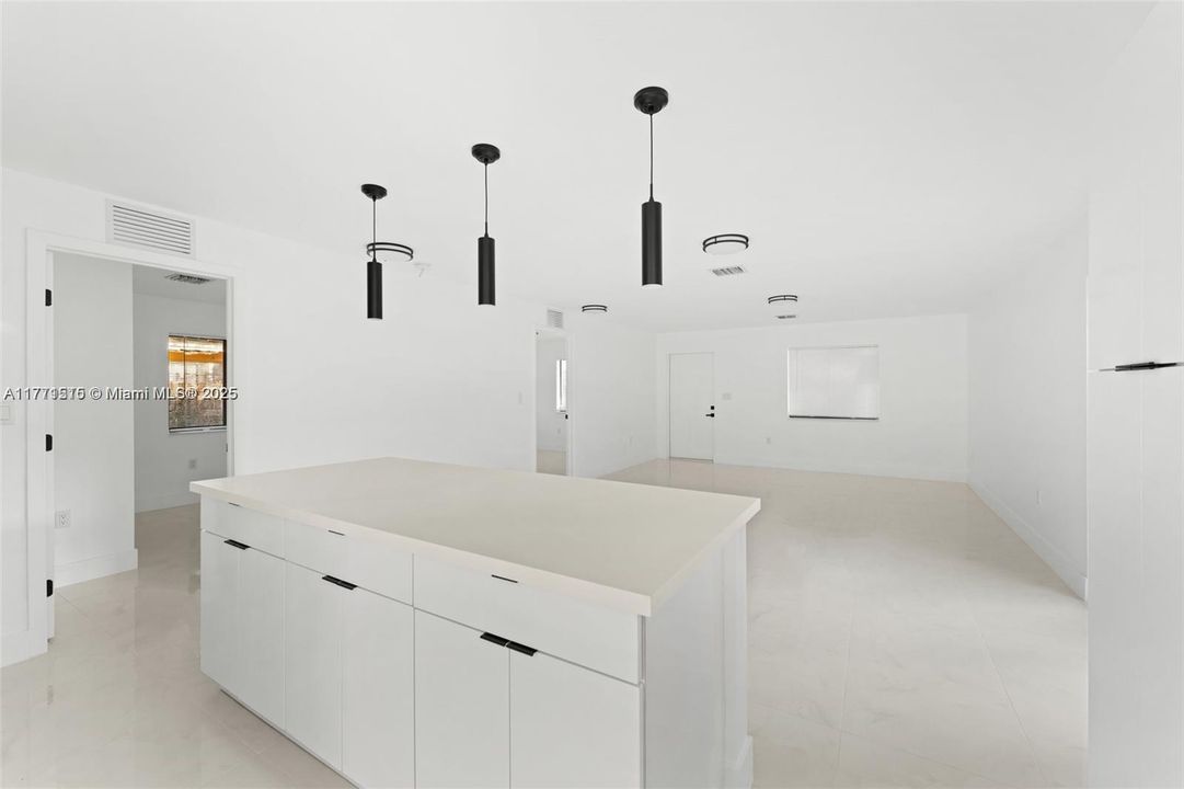 Recently Rented: $3,900 (4 beds, 2 baths, 0 Square Feet)