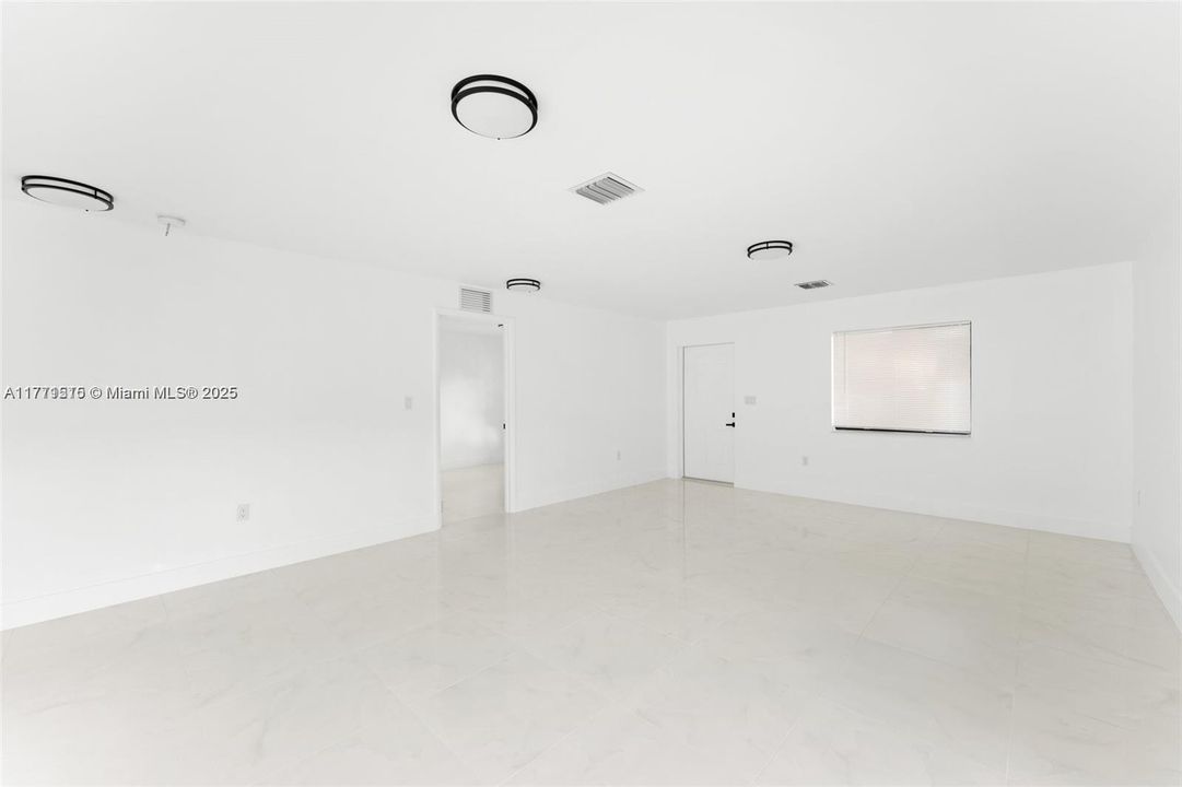 Recently Rented: $3,900 (4 beds, 2 baths, 0 Square Feet)