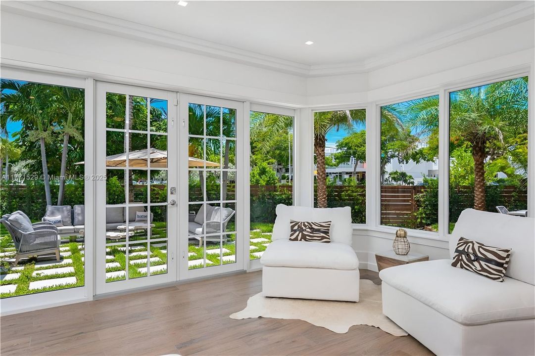 For Sale: $4,100,000 (3 beds, 3 baths, 2761 Square Feet)