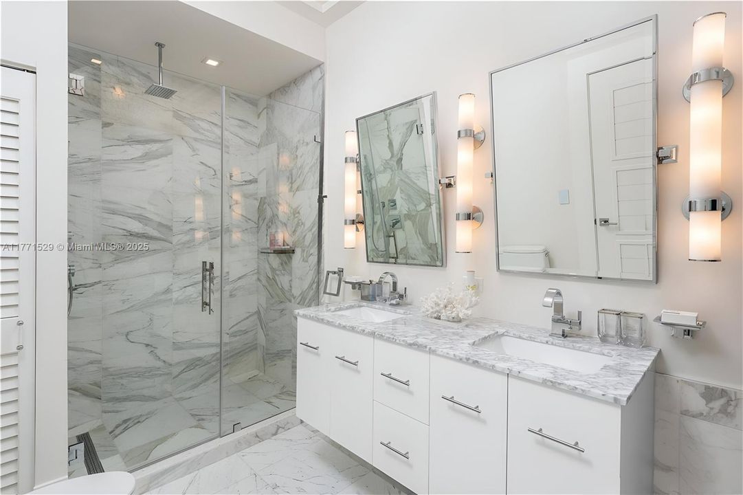 For Sale: $4,100,000 (3 beds, 3 baths, 2761 Square Feet)