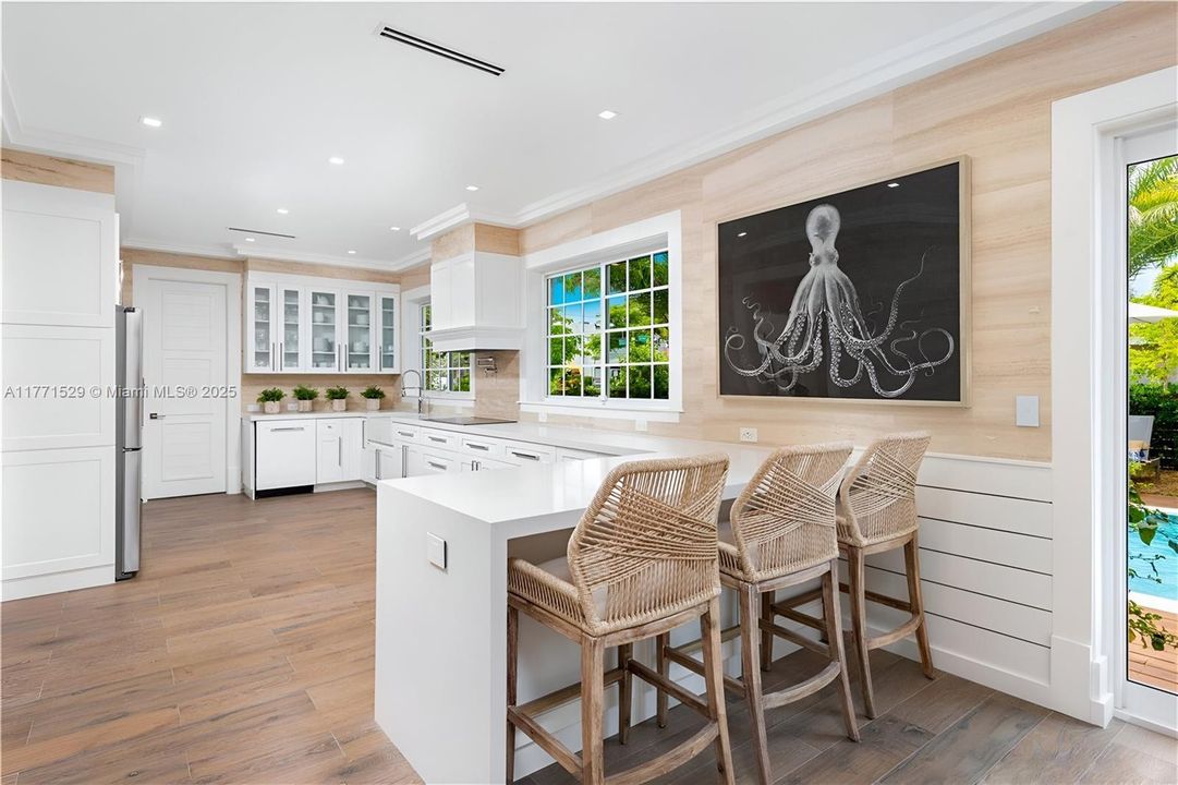 For Sale: $4,100,000 (3 beds, 3 baths, 2761 Square Feet)