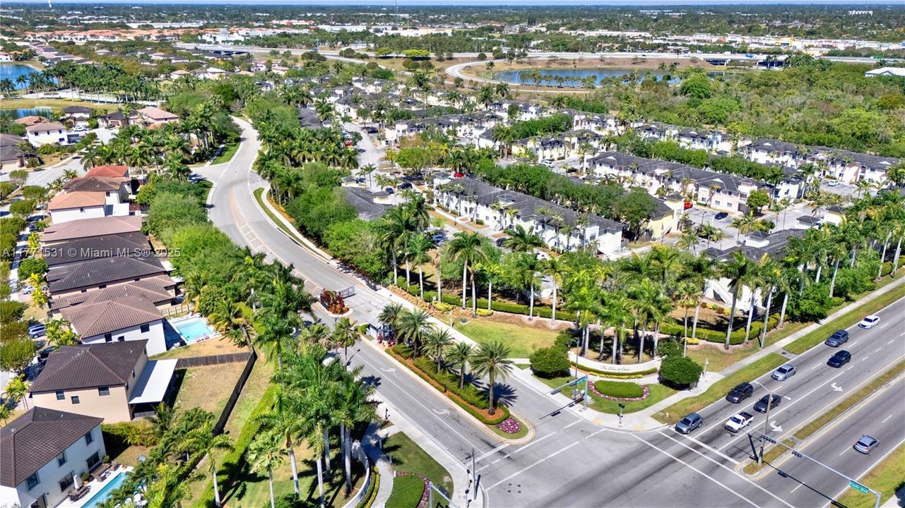 Recently Sold: $225,000 (2 beds, 2 baths, 1048 Square Feet)