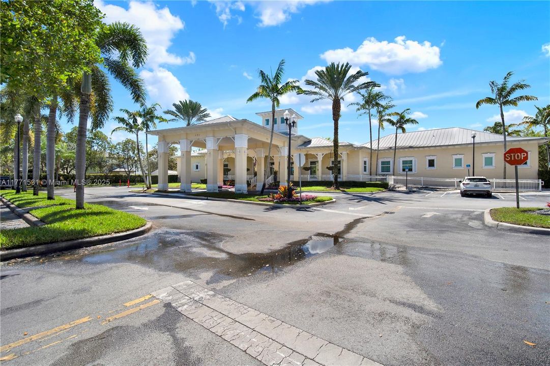 Recently Sold: $225,000 (2 beds, 2 baths, 1048 Square Feet)