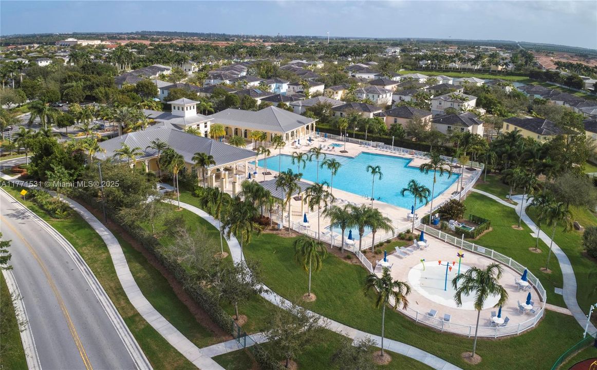 Recently Sold: $225,000 (2 beds, 2 baths, 1048 Square Feet)