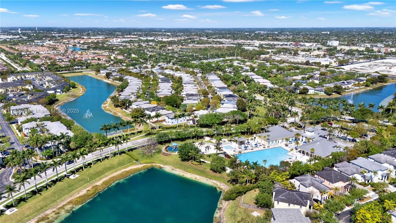 Recently Sold: $225,000 (2 beds, 2 baths, 1048 Square Feet)