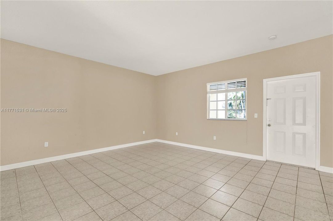 Recently Sold: $225,000 (2 beds, 2 baths, 1048 Square Feet)