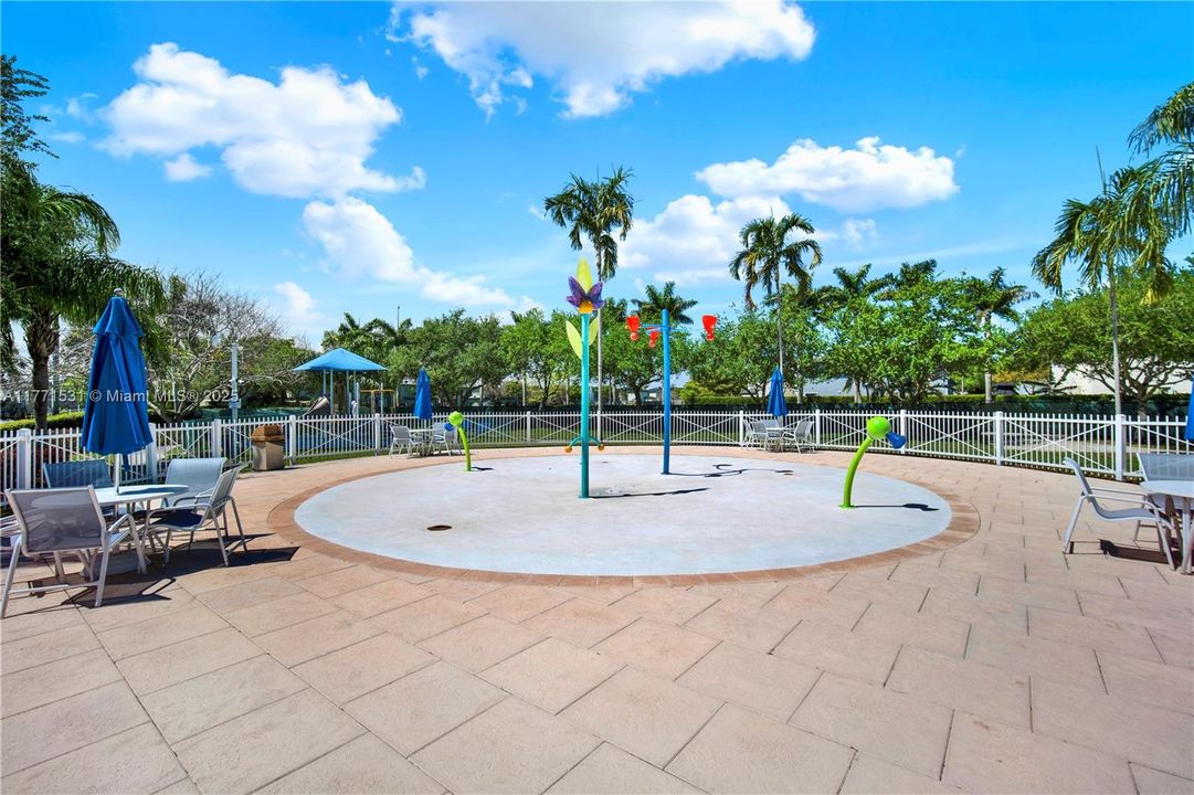 Recently Sold: $225,000 (2 beds, 2 baths, 1048 Square Feet)