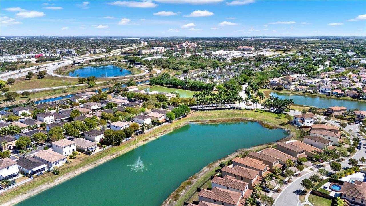 Recently Sold: $225,000 (2 beds, 2 baths, 1048 Square Feet)