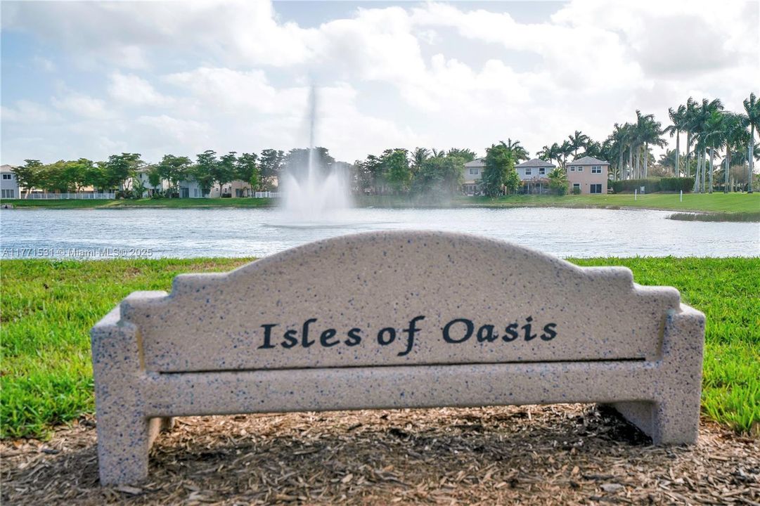 Recently Sold: $225,000 (2 beds, 2 baths, 1048 Square Feet)