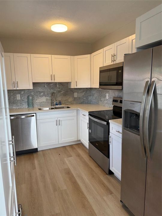 Recently Rented: $2,425 (3 beds, 1 baths, 920 Square Feet)