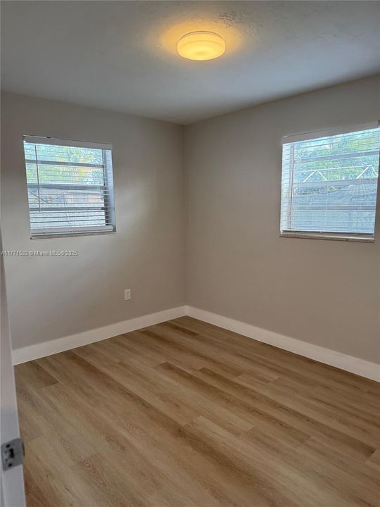 Recently Rented: $2,425 (3 beds, 1 baths, 920 Square Feet)