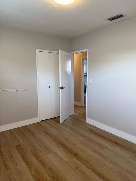 Recently Rented: $2,425 (3 beds, 1 baths, 920 Square Feet)