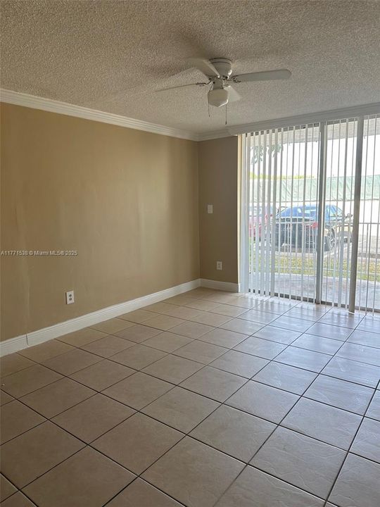 Recently Rented: $1,900 (2 beds, 2 baths, 1036 Square Feet)