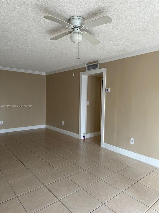 Recently Rented: $1,900 (2 beds, 2 baths, 1036 Square Feet)