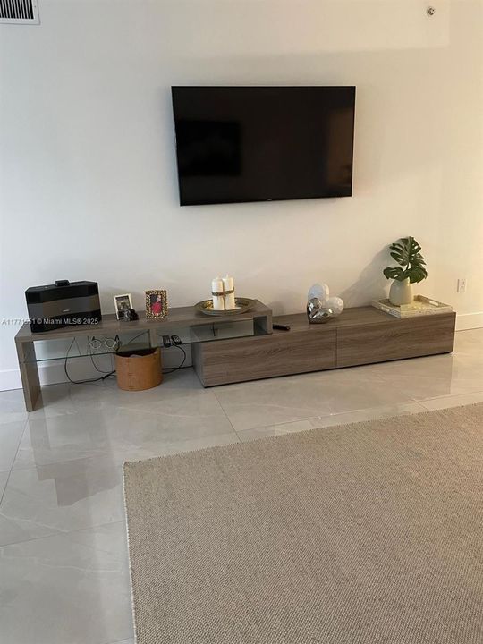 For Sale: $539,000 (3 beds, 2 baths, 1700 Square Feet)