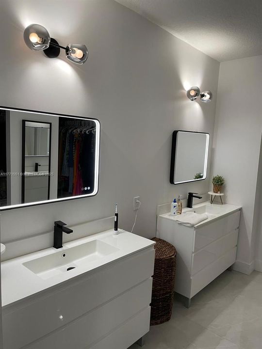 For Sale: $539,000 (3 beds, 2 baths, 1700 Square Feet)