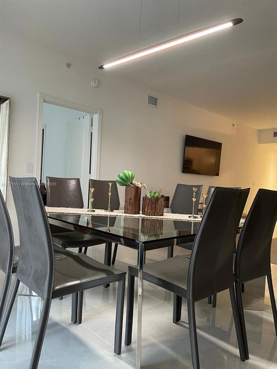 For Sale: $539,000 (3 beds, 2 baths, 1700 Square Feet)