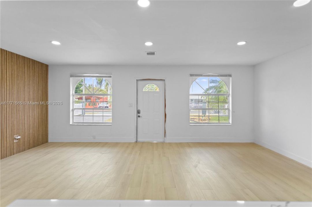 Недавно арендовано: $4,300 (4 спален, 2 ванн, 1588 Квадратных фут)