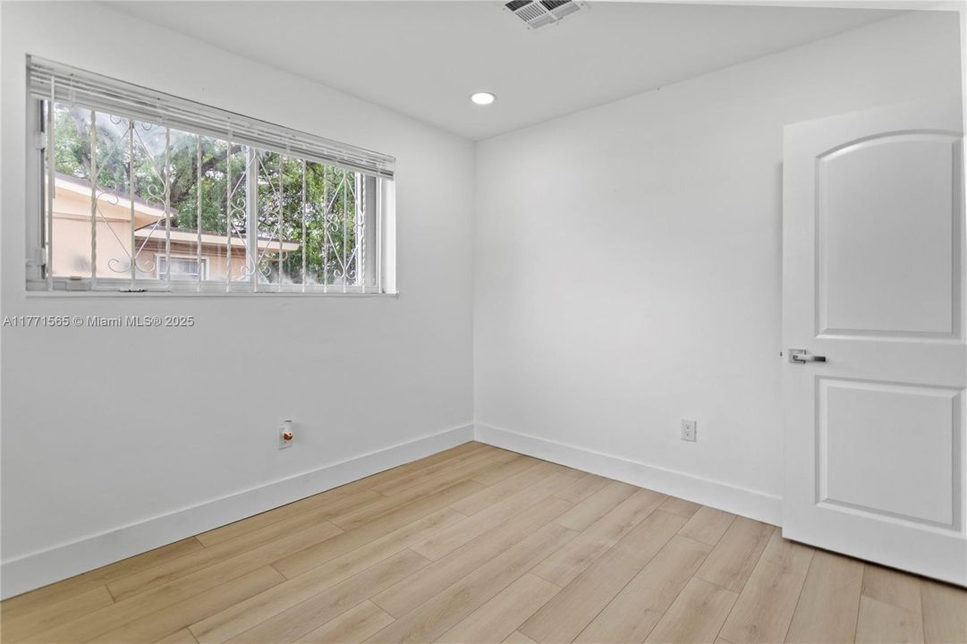 Недавно арендовано: $4,300 (4 спален, 2 ванн, 1588 Квадратных фут)