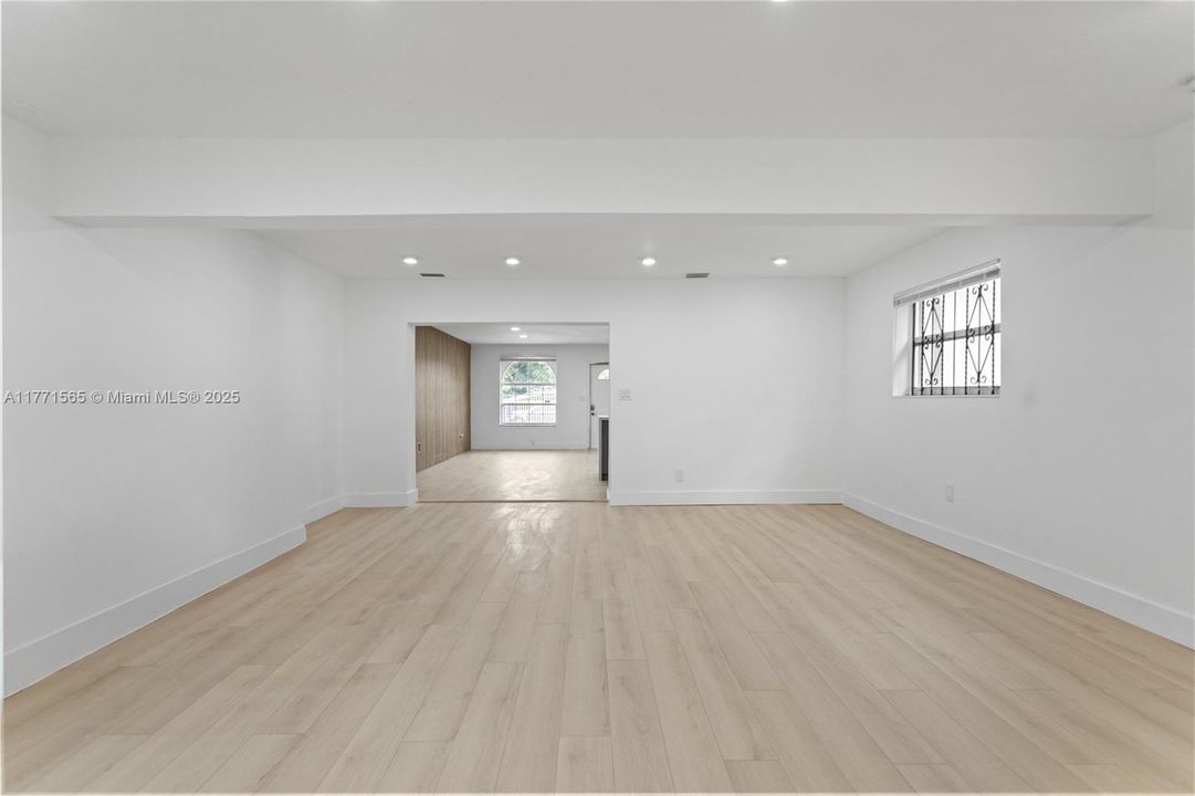 Недавно арендовано: $4,300 (4 спален, 2 ванн, 1588 Квадратных фут)