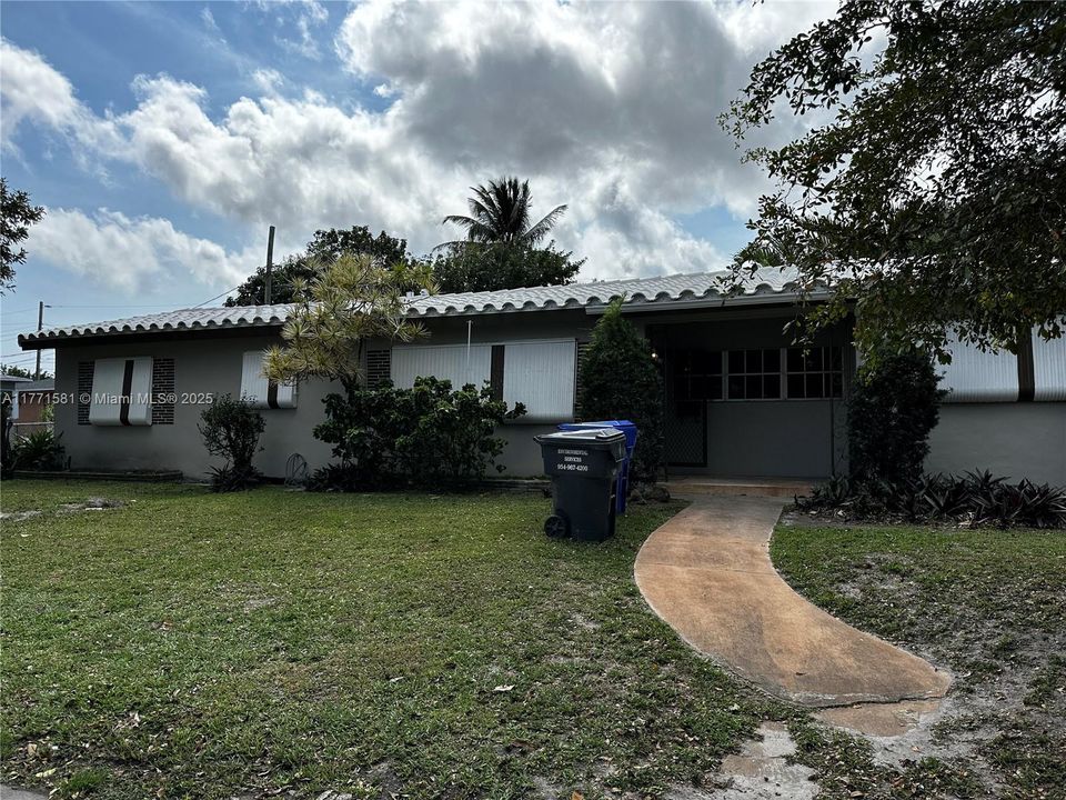 Recently Sold: $454,900 (2 beds, 1 baths, 1452 Square Feet)