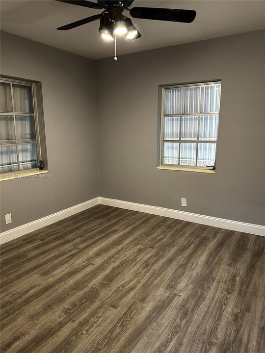 Recently Sold: $454,900 (2 beds, 1 baths, 1452 Square Feet)