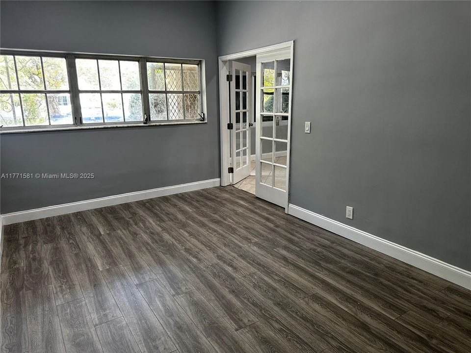 Recently Sold: $454,900 (2 beds, 1 baths, 1452 Square Feet)