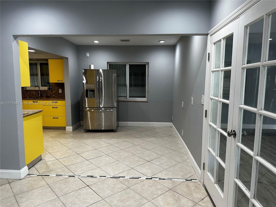 Recently Sold: $454,900 (2 beds, 1 baths, 1452 Square Feet)