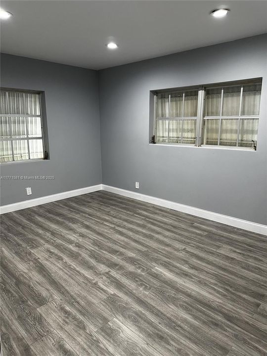 Recently Sold: $454,900 (2 beds, 1 baths, 1452 Square Feet)