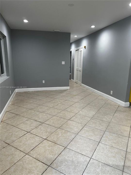 Recently Sold: $454,900 (2 beds, 1 baths, 1452 Square Feet)