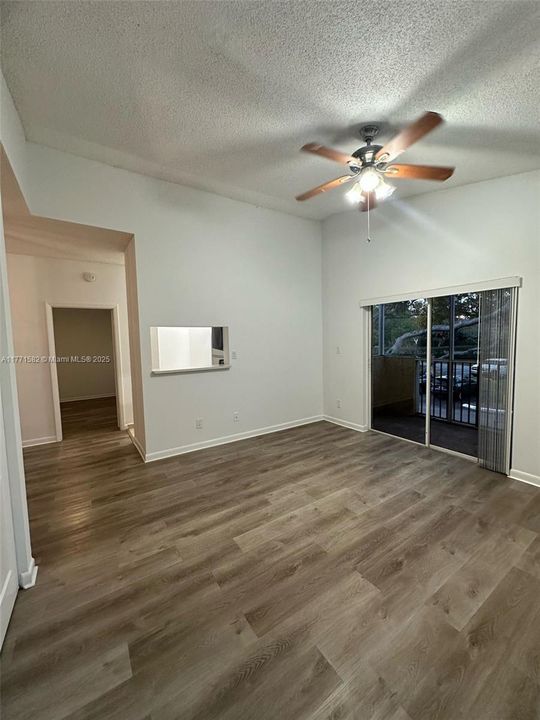 Recently Rented: $2,200 (2 beds, 2 baths, 807 Square Feet)