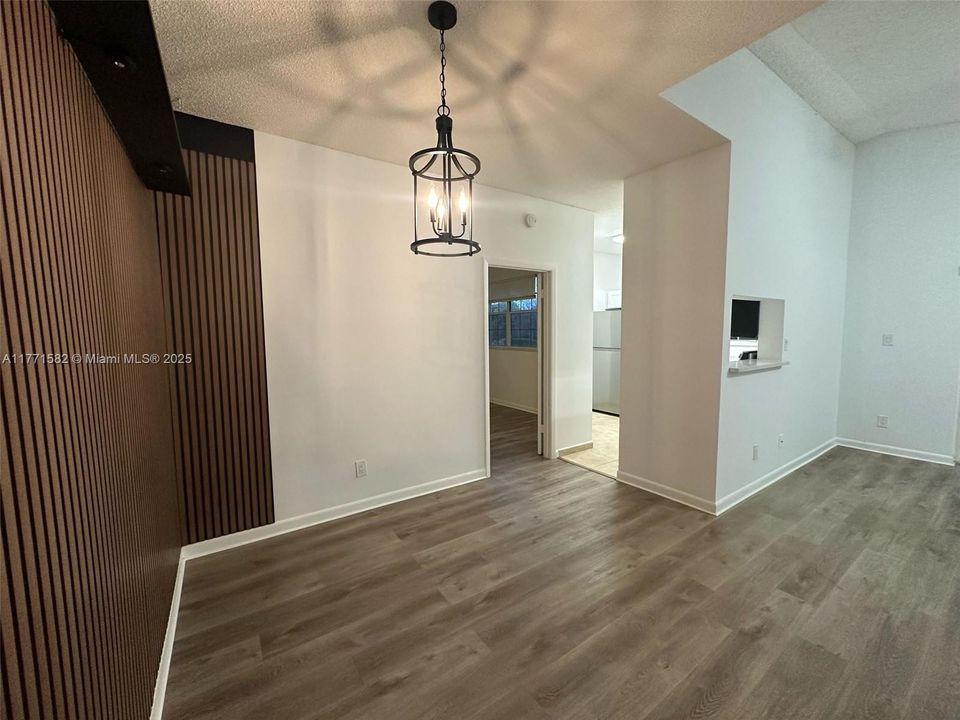 Recently Rented: $2,200 (2 beds, 2 baths, 807 Square Feet)