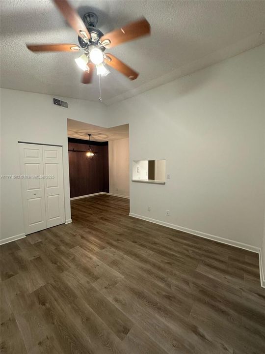 Recently Rented: $2,200 (2 beds, 2 baths, 807 Square Feet)
