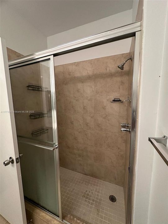 Recently Rented: $2,200 (2 beds, 2 baths, 807 Square Feet)