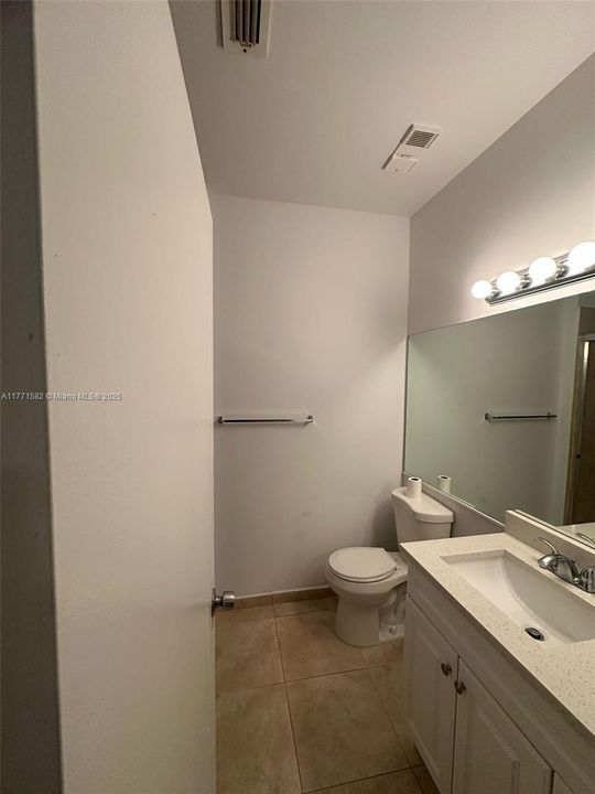 Recently Rented: $2,200 (2 beds, 2 baths, 807 Square Feet)