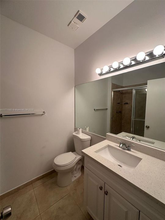 Recently Rented: $2,200 (2 beds, 2 baths, 807 Square Feet)